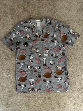 Like new Unisex size small Peanuts Snoopy Scrub top
